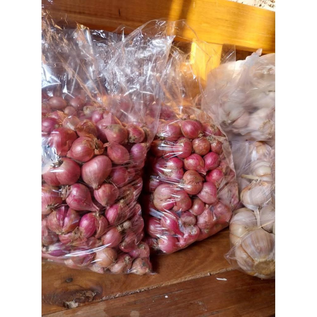 

Bawang Merah 1 Kg Lokal Nganjuk Ukuran Sedang dan Kecil