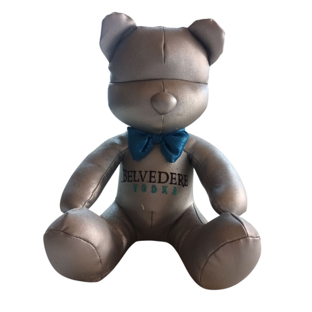 Boneka beruang Belvedere Vodka