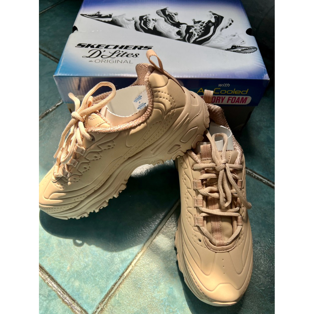preloved sepatu skechers d’lites