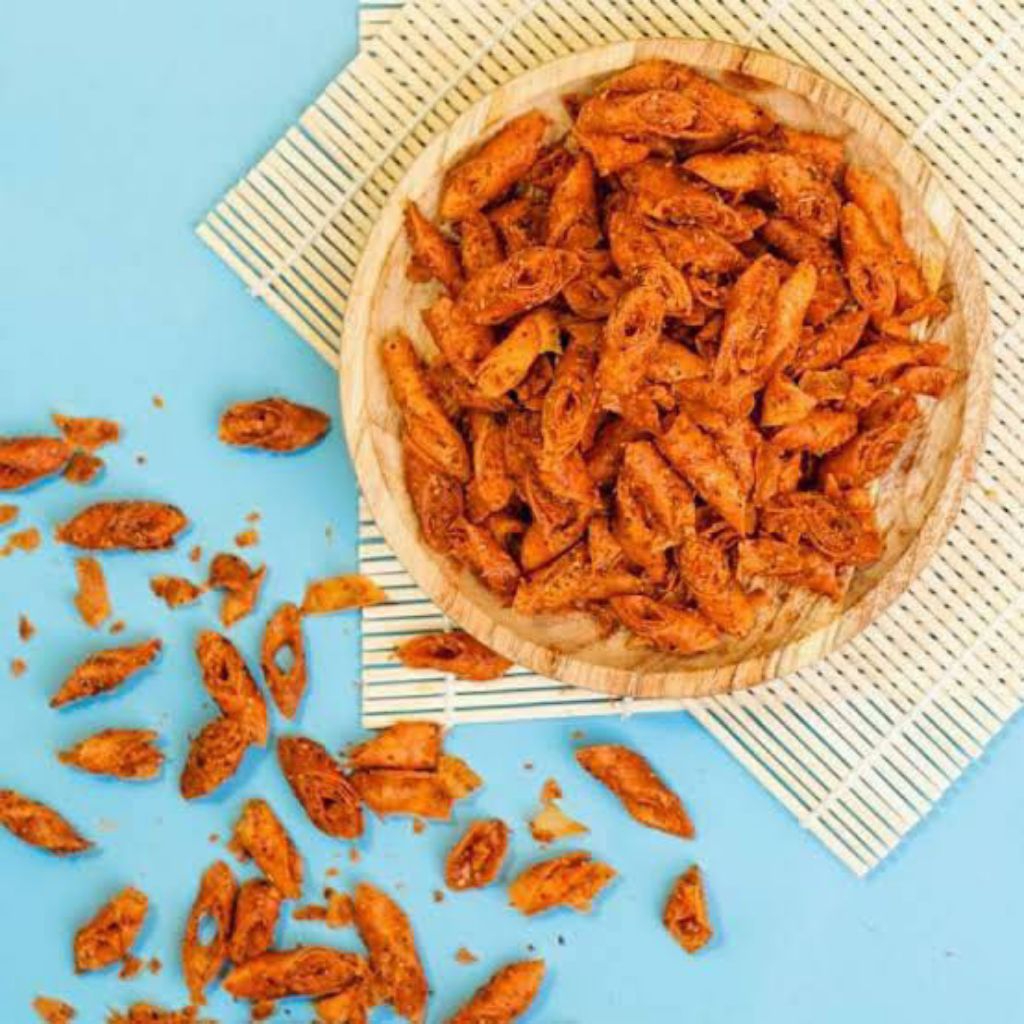 

kripik lumpia pedas asin 2pcs