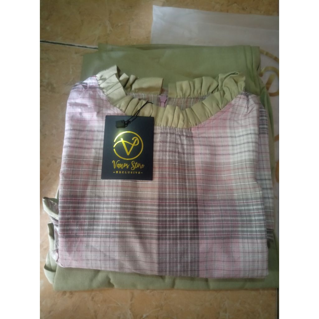 oneset triset by Vanos store