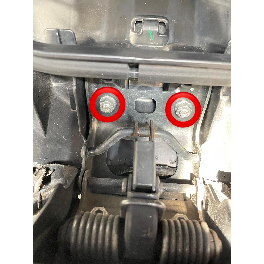 MUR PEGANGAN KAITAN JOK JOG ( 2 MUR ) MODEL TOPI H-2 PCX VARIO BEAT DELUXE SCOOPY ADV STYLO GENIO SP