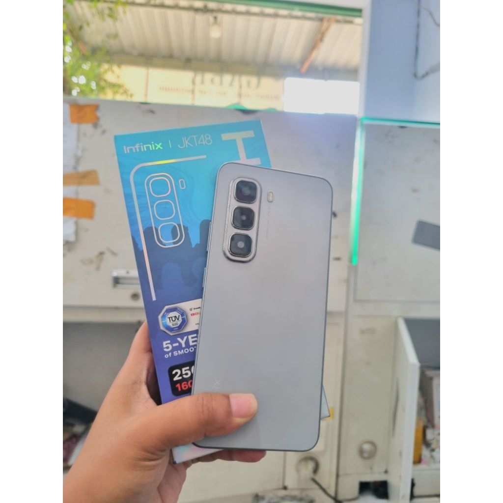 infinik Hot 50 pro Ram 8/256