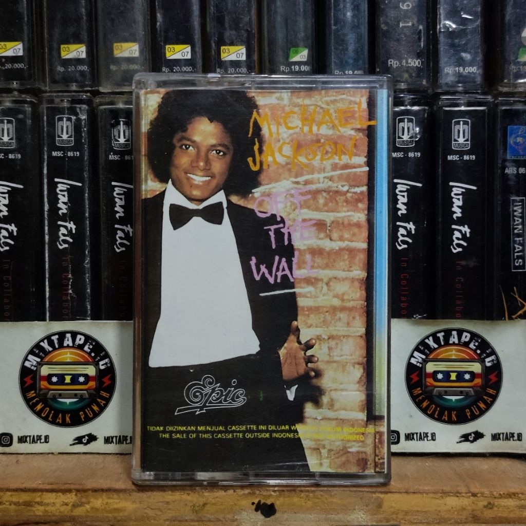 Kaset Pita - Michael Jackson - Off The Wall - Radio Tape - Kaset - Radio - Pemutar Kaset - Retro - C