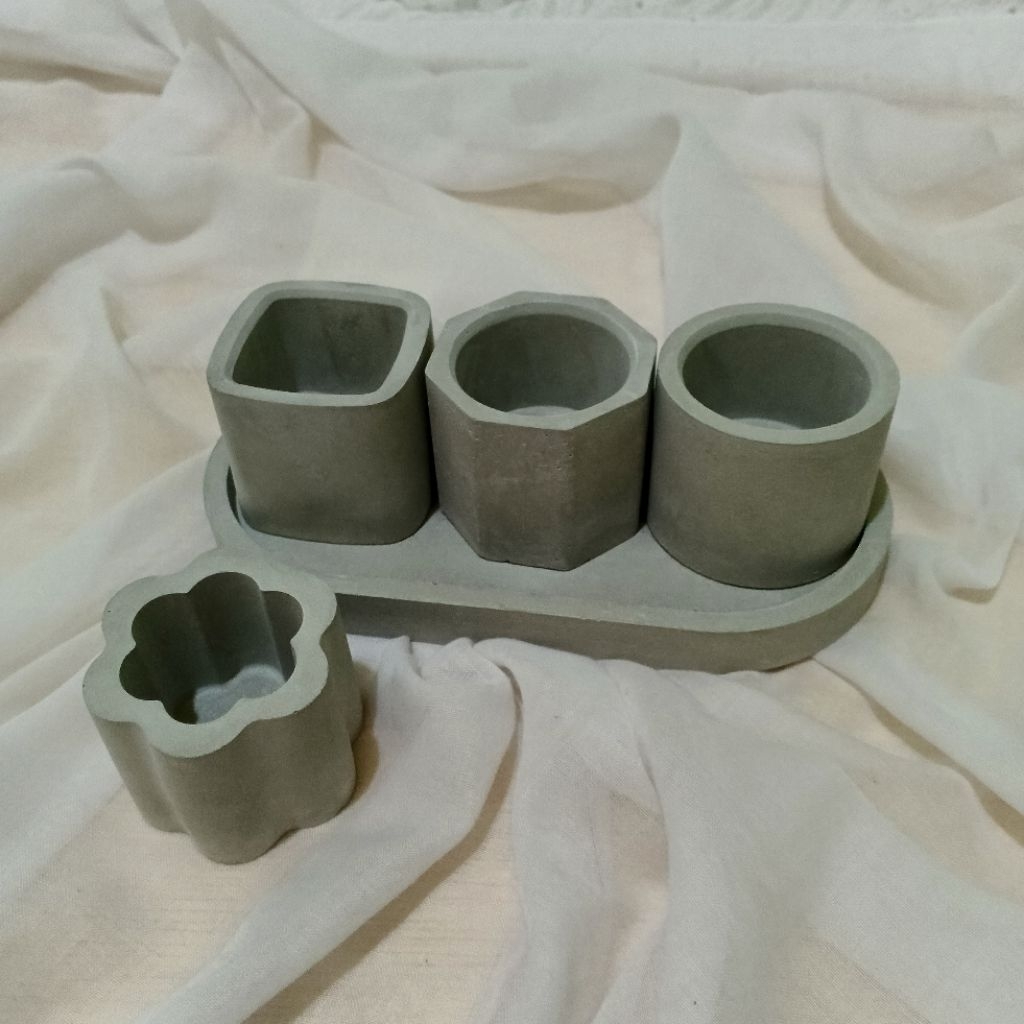 (READY) POT BUNGA KECIL SEMEN/ POT SUCCULENT KECIL