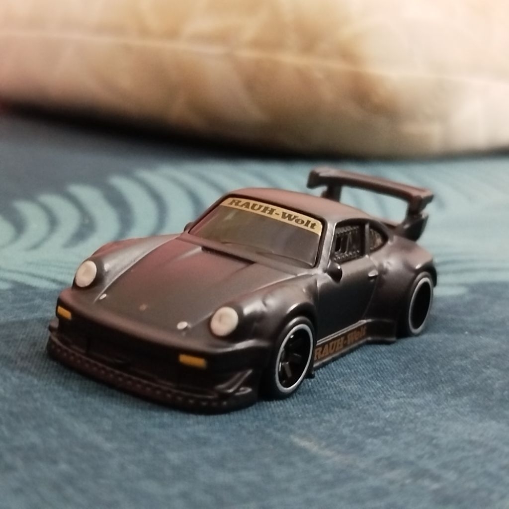 Hot wheels premium porsche 930 rwb hitam loose