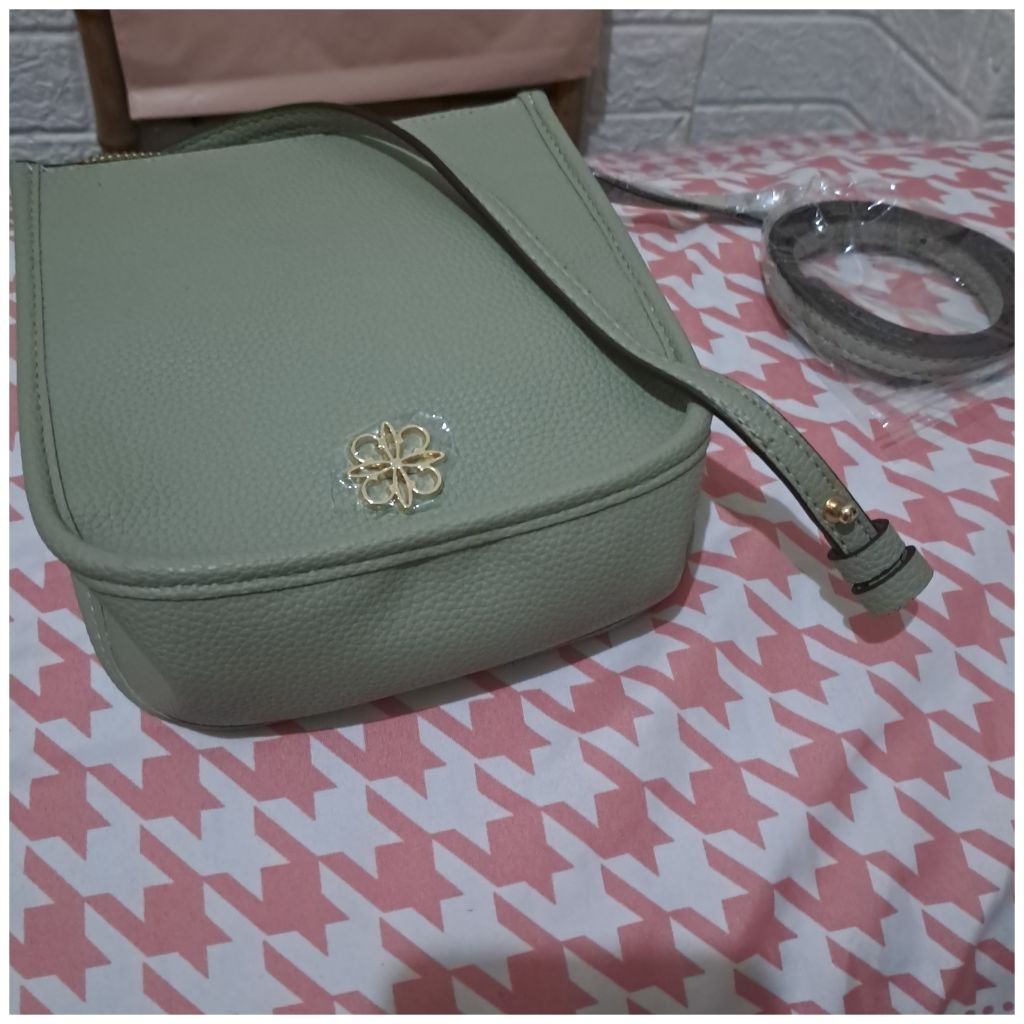 Les Catino CrossBody