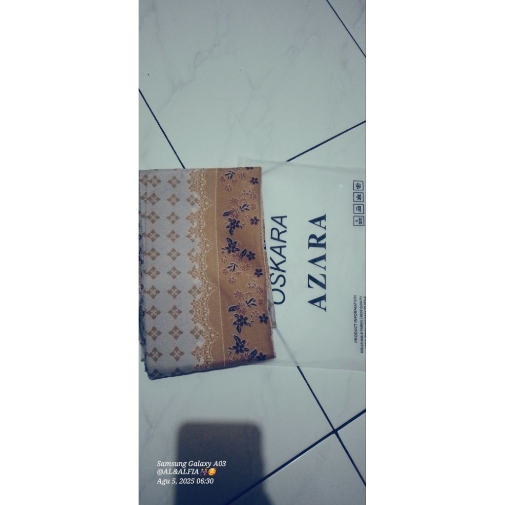 Azara Oskara Segi Empat Motif