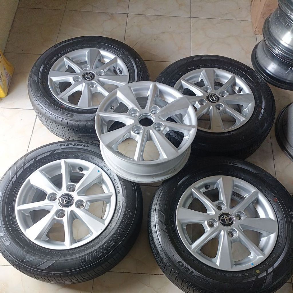 velg original oem Toyota Avanza g 2020-2025