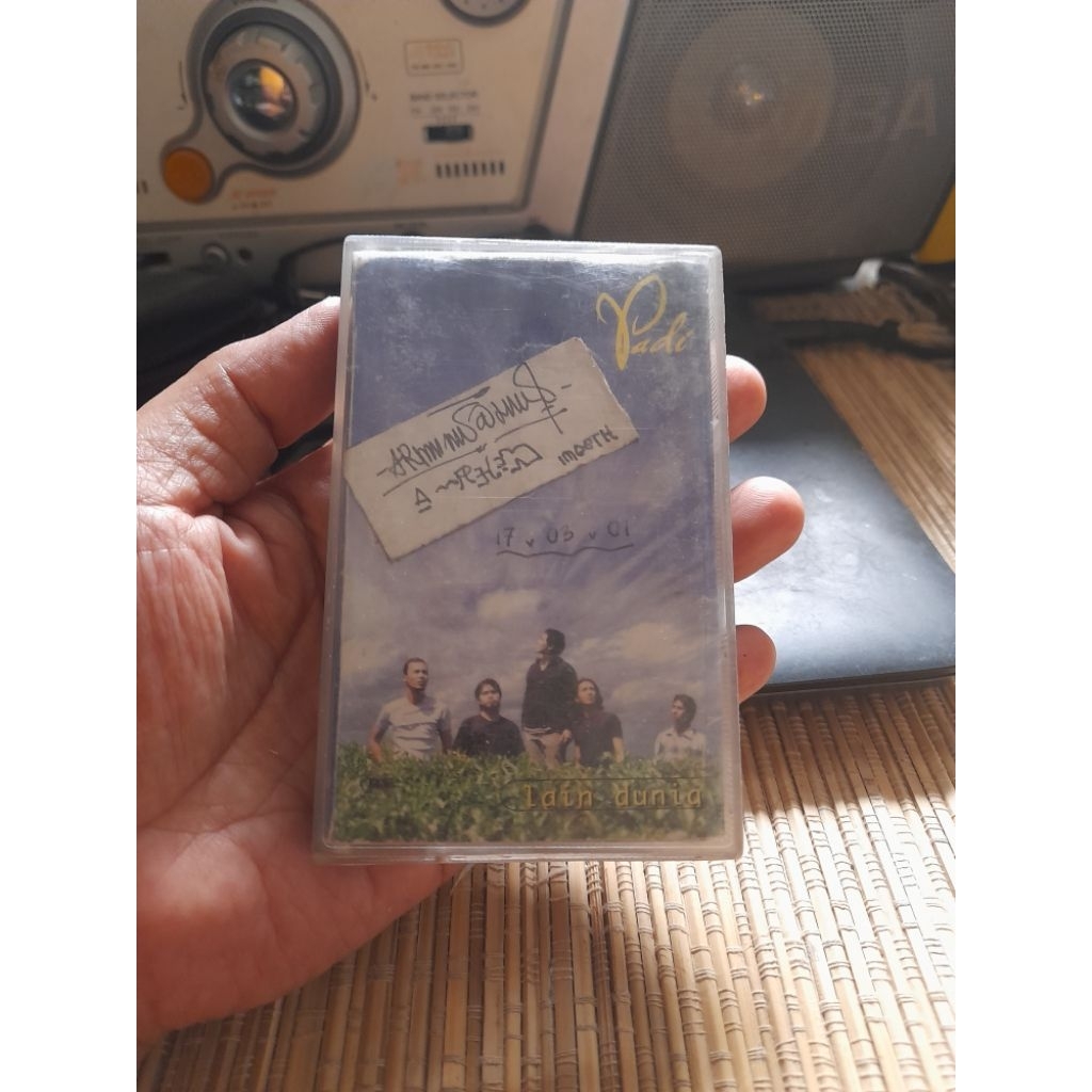 Kaset Tape Lain Dunia Kaset Tip Padi Judul Album Lain Dunia
