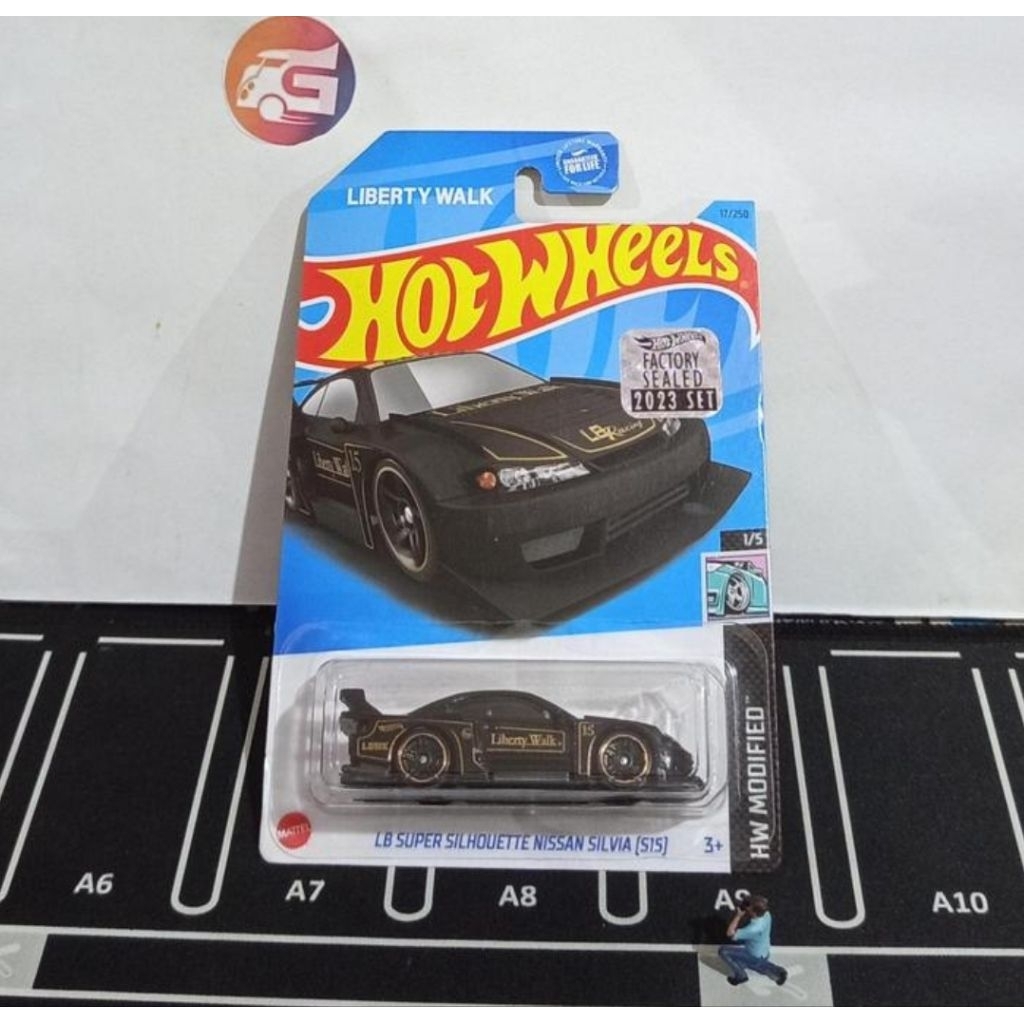 Hot wheels nissan silvia s15 LBWK hitam factory sealed ( VVHTF )