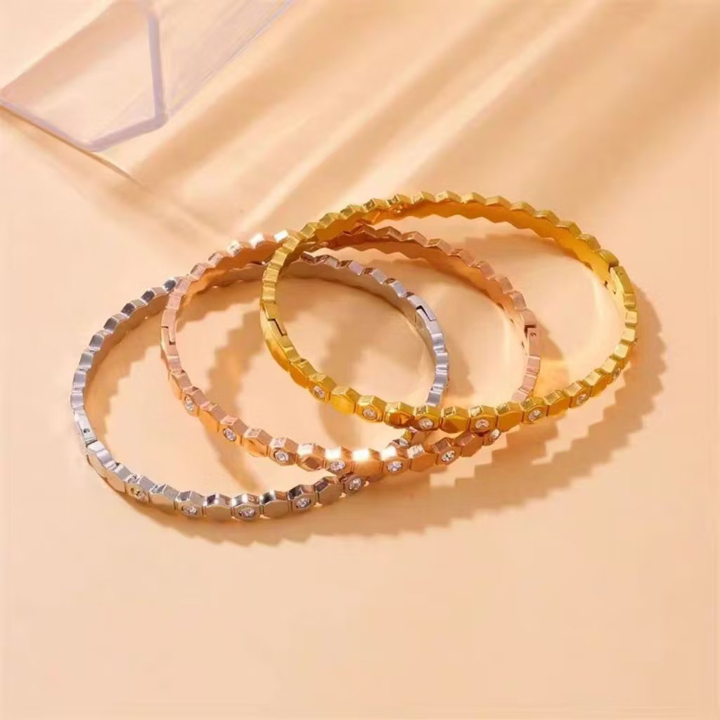 Gelang Bangle titanium wanita oval terbaru