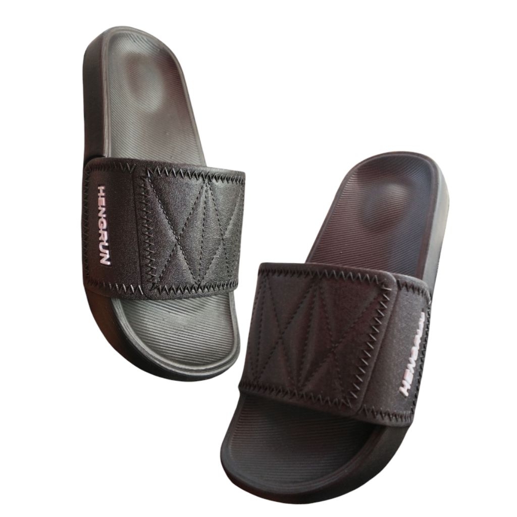 Sandal Slip-On Hitam Polos Dewasa karet Fashion Remaja