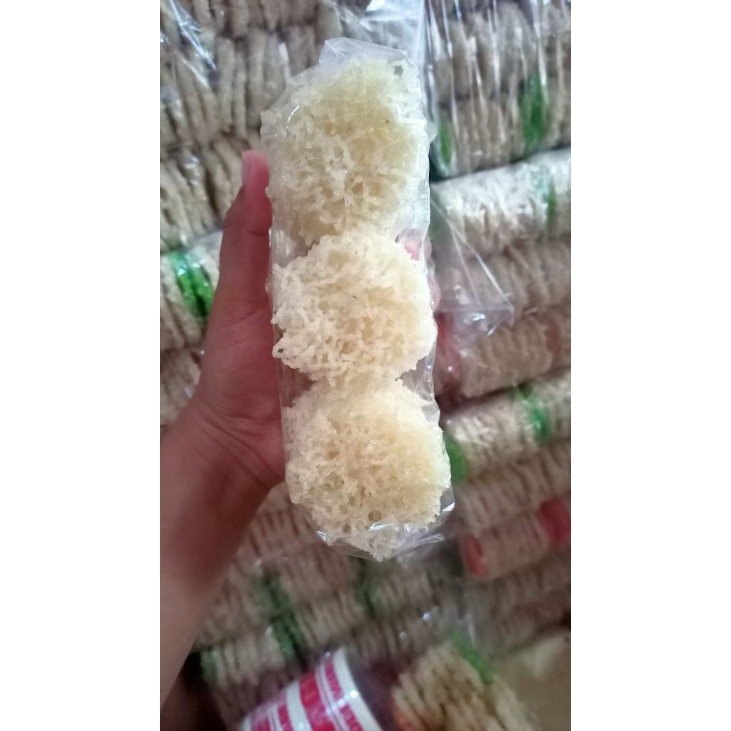 

RENGGINANG SINGKONG BISA BELI PER PCS , PACKING AMAN MURAH ENAK