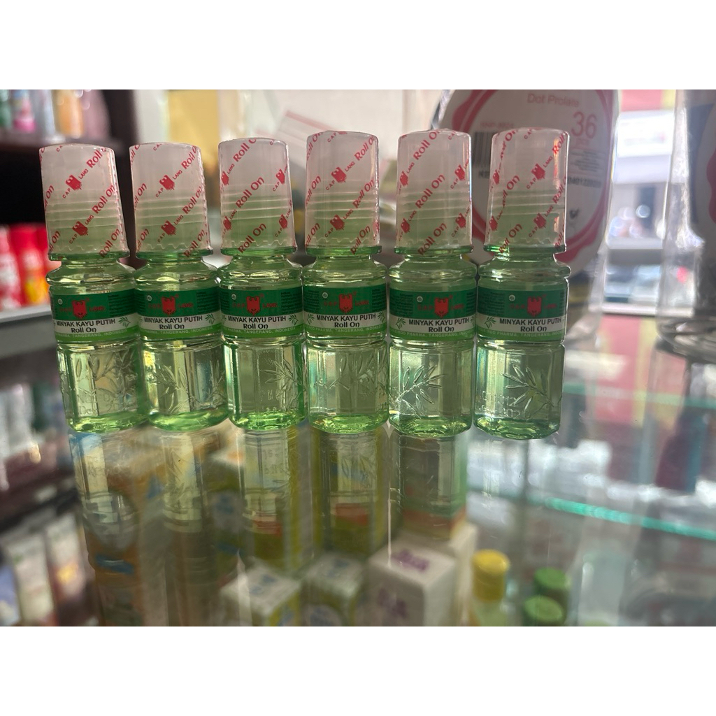 Minyak Kayu putih Roll On.