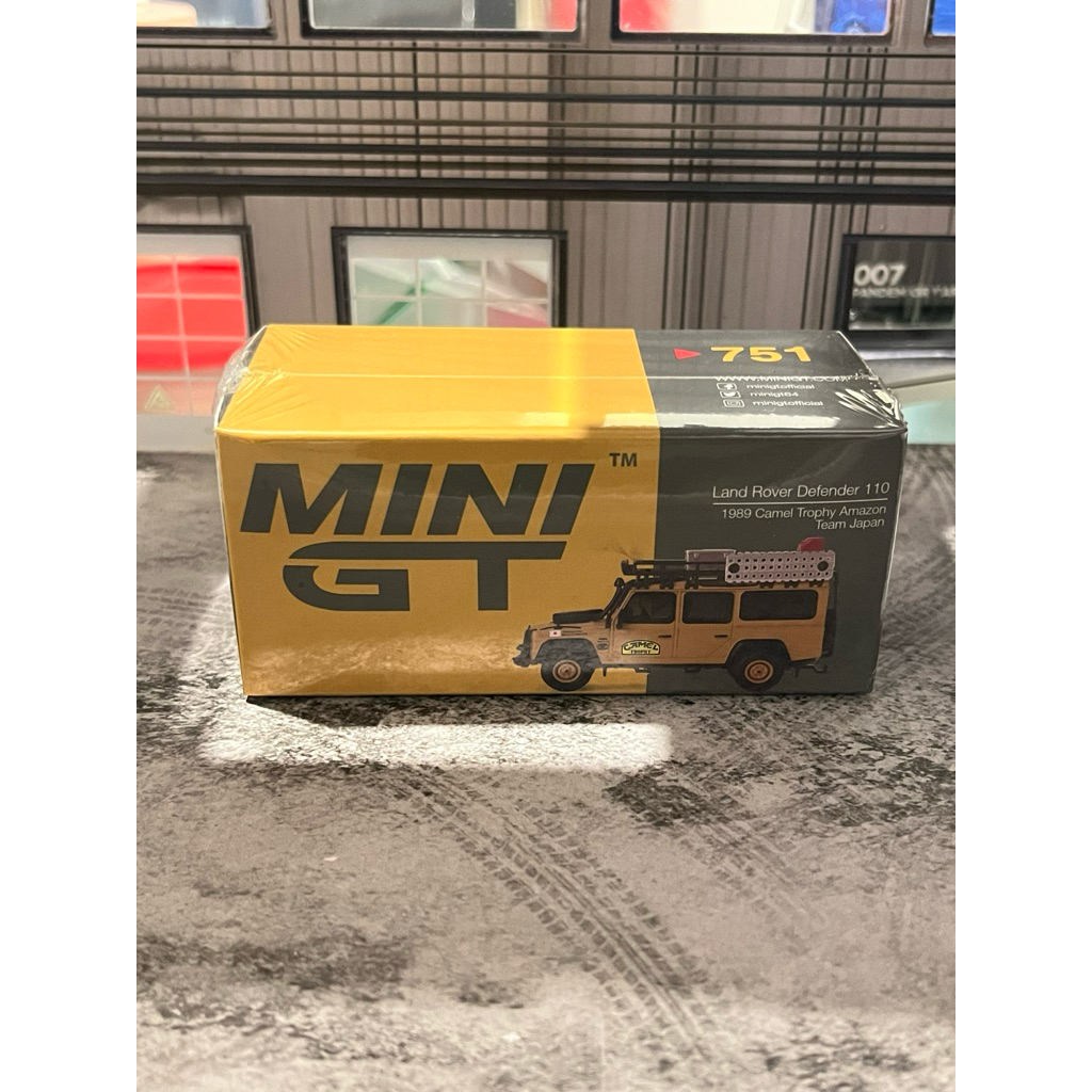 Mini GT LAND Rover DEFENDER CAMEL TROPHY