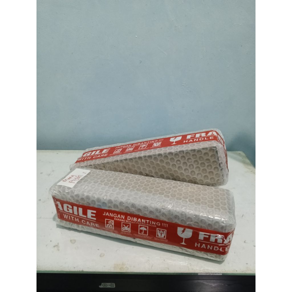 

Packing Kardus + Extra Bubble Warp ( Jaminan Anti Penyok dan Aman )