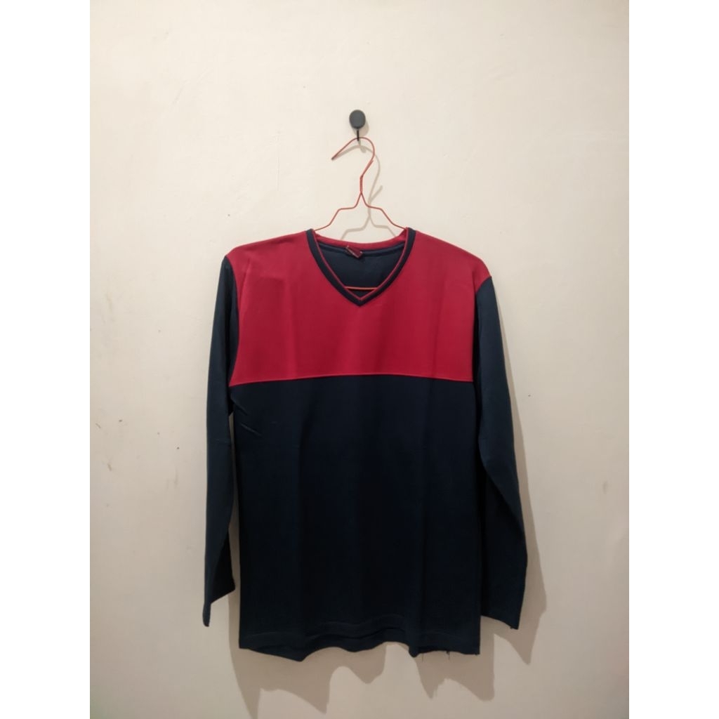 [preloved] kaos lengan panjang biru dongker merah