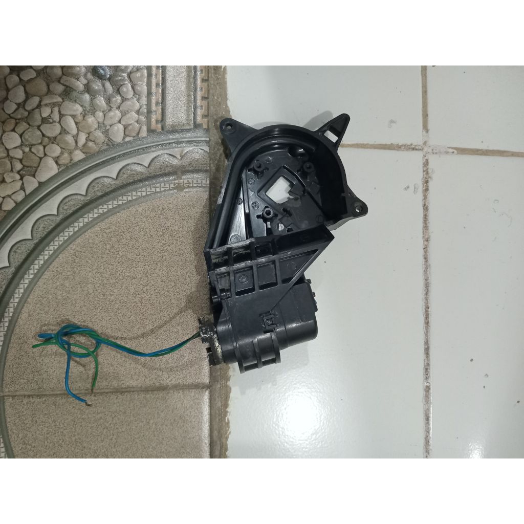 breket+dynamo rectrak spion rush-terios-luxio sebelah kanan