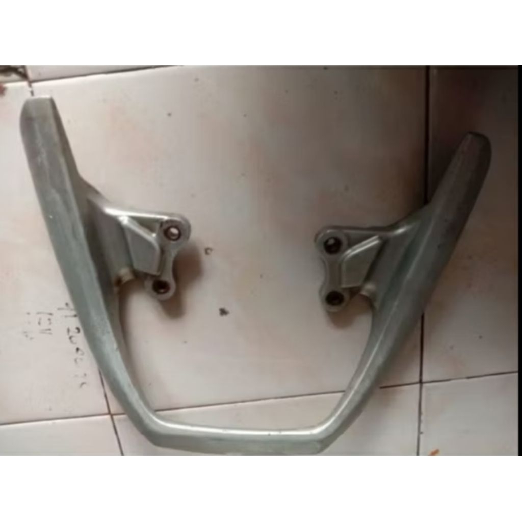 behel/begel pegangan jok honda megapro monoshock seccond original