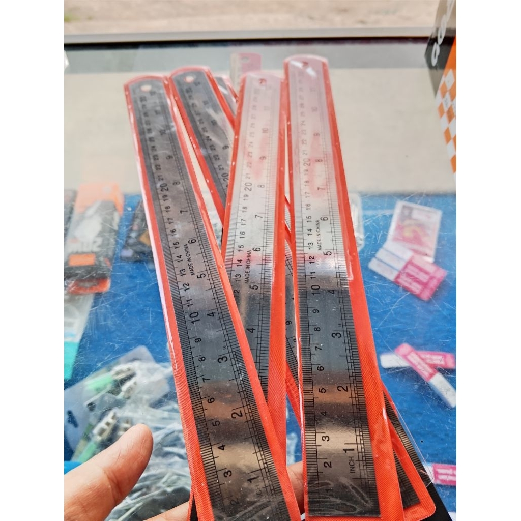 

Penggaris / Penggaris BESI 30cm / Penggaris Besi Exsis 30c