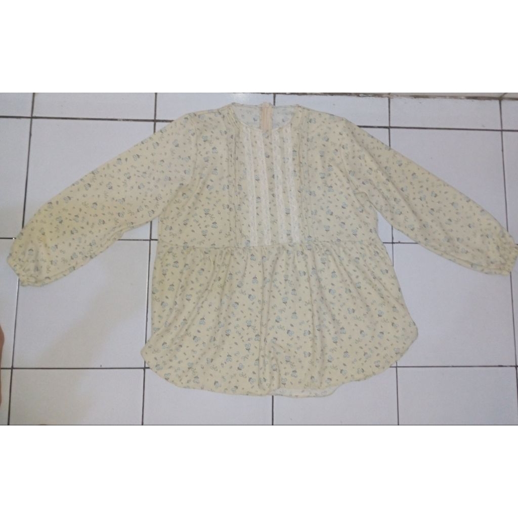 PRELOVED BLOUSE SOFT YELLOW