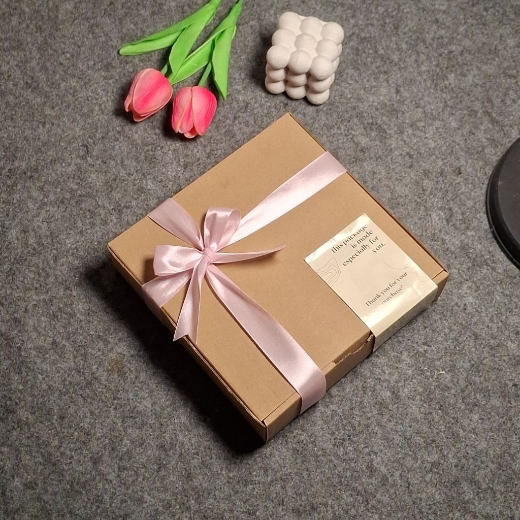 

KADO ULANGTAHUN/WISUDA TERMURAH GIFTBOX SNACKBOX HAMPERS