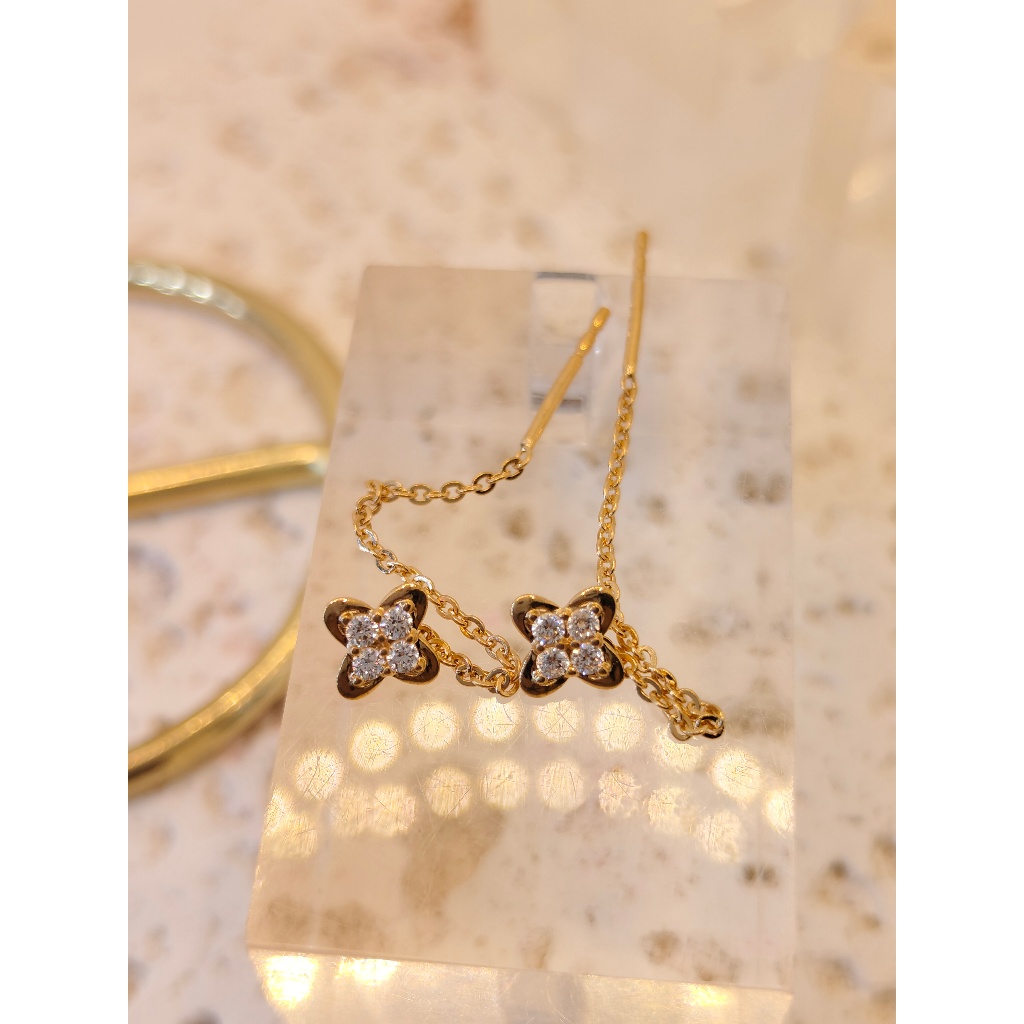 anting emas 8k model variasi tusuk panjang bunga mt.putih