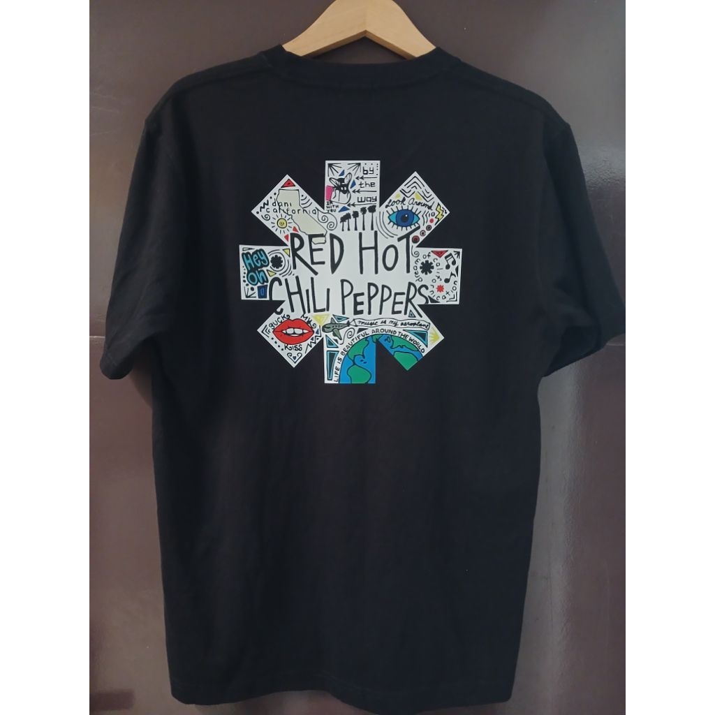 kaos pocket tebal RhCp UNIQLO