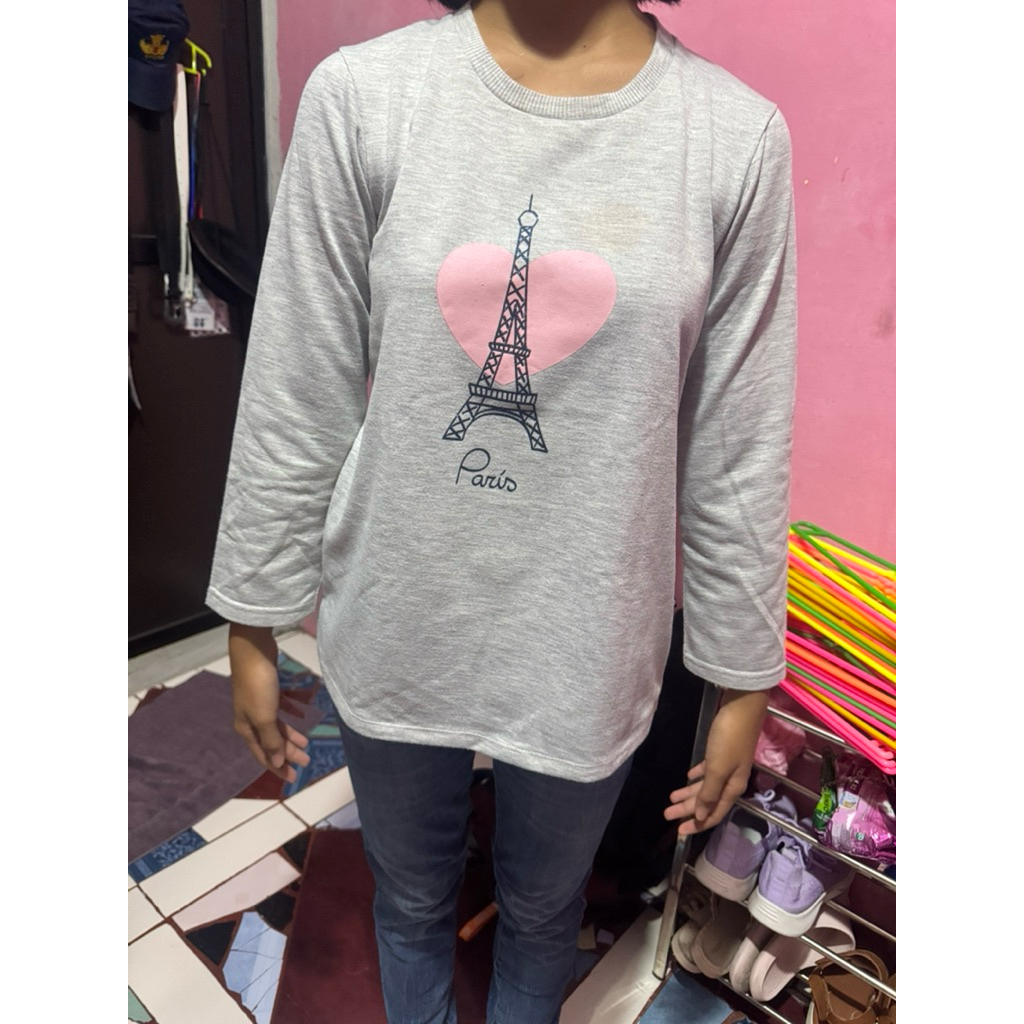 Preloved Kaos Lengan Panjang Nevada