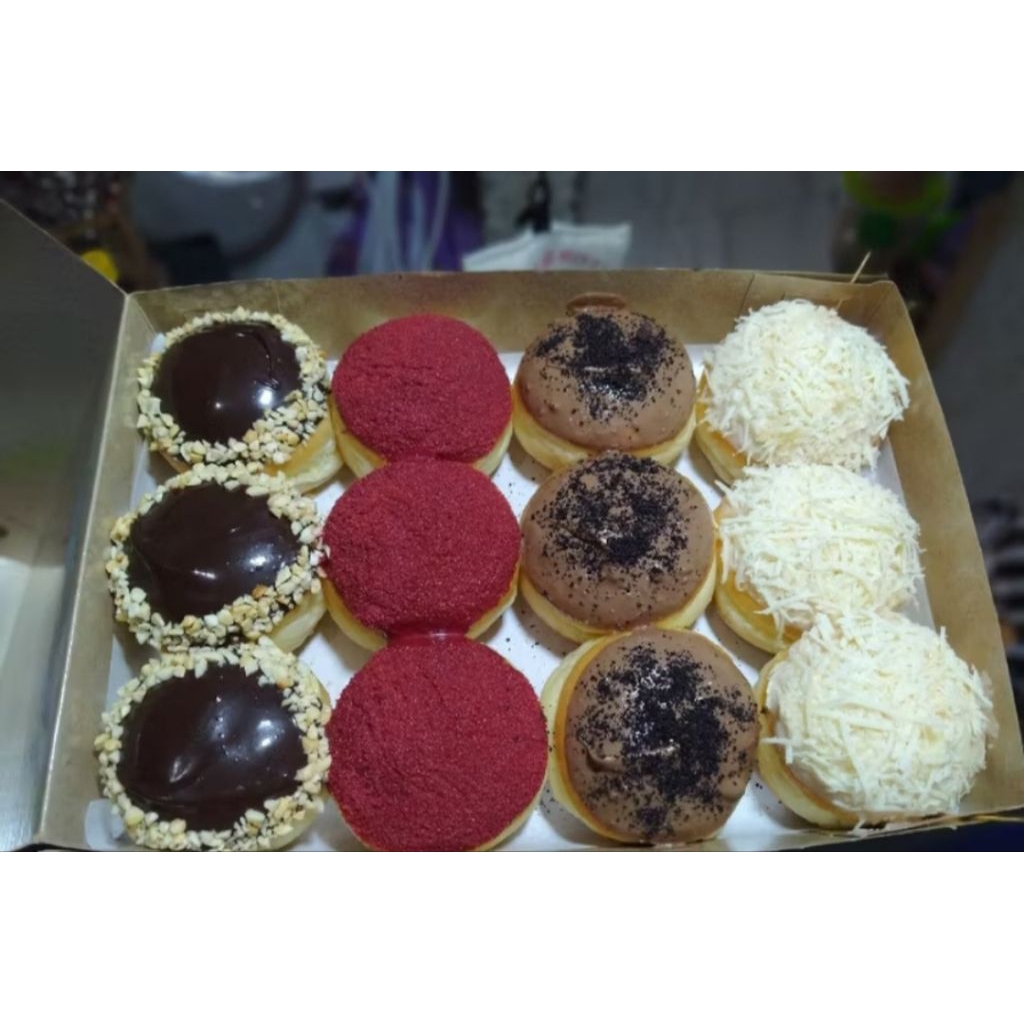 

donat full toping empuk isi 12pcs