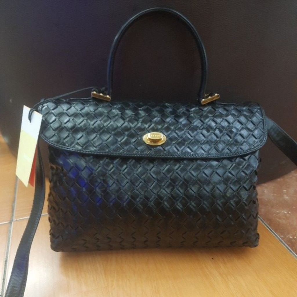 tas bally preloved authentic cros body bag leather