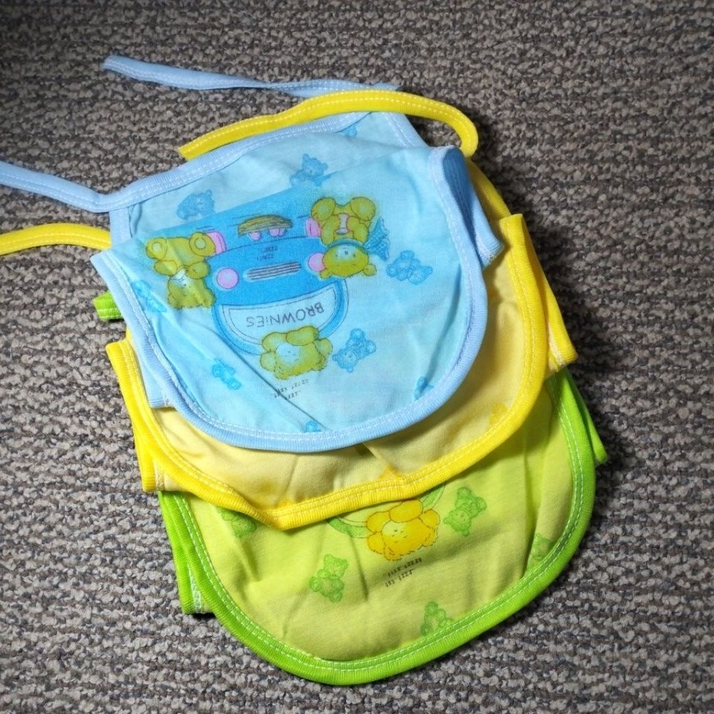 celemek bayi kain/celemek bayi makan/celemek bayi air liur
