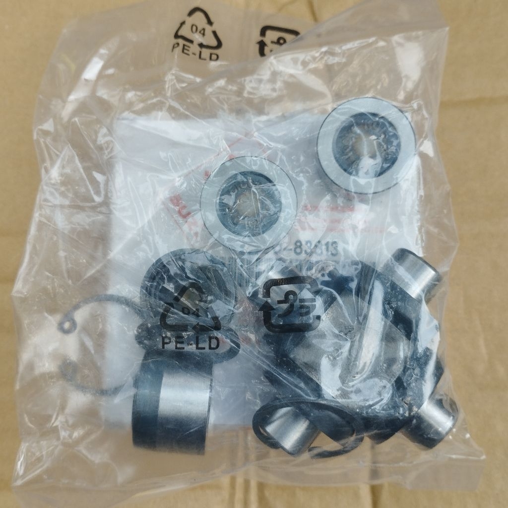 CROSS JOINT SPI LUAR ( JOINT KOPEL ) MOBIL SUZUKI VITARA LAMA / ESCUDO 1.6 / JIMNY KATANA, ORIGINAL 