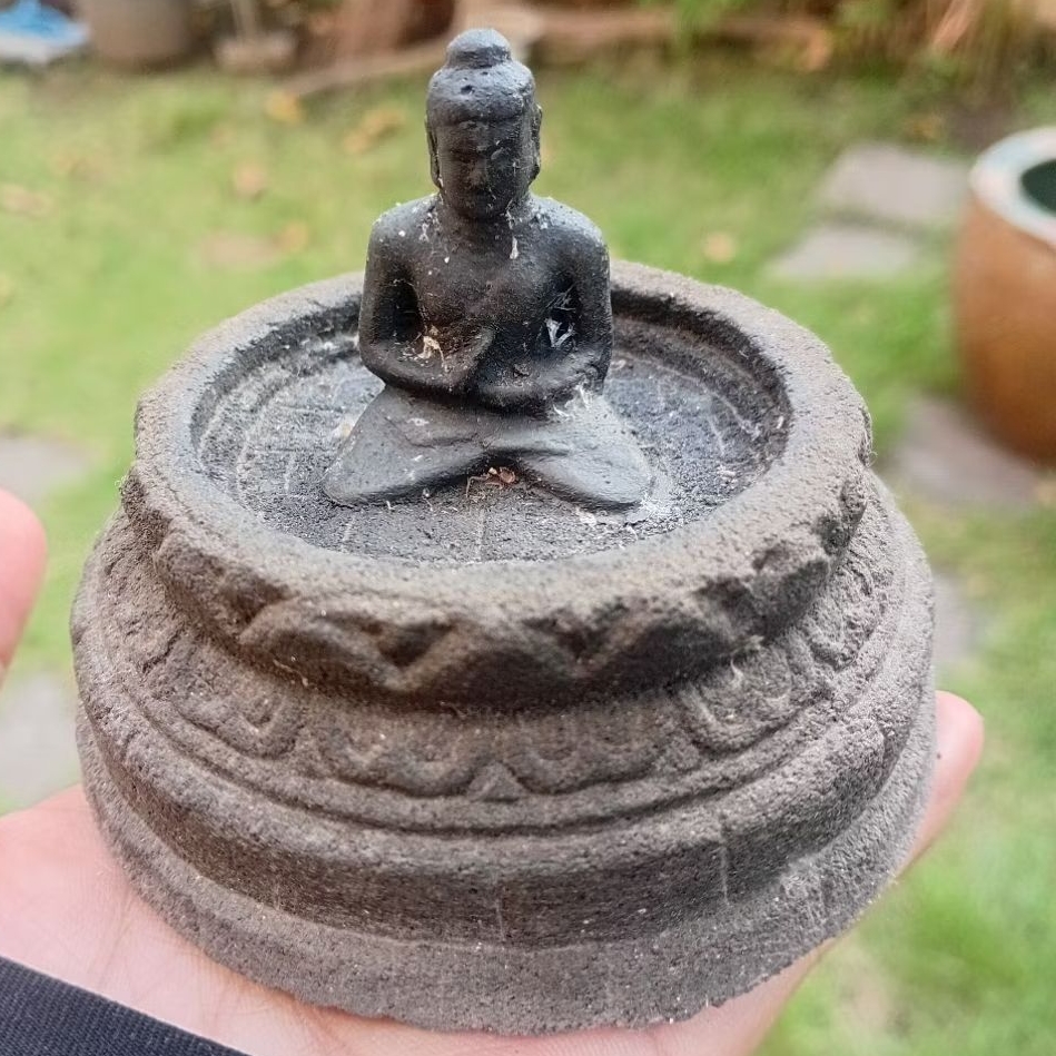 Dekorasi Patung Batu Budha
