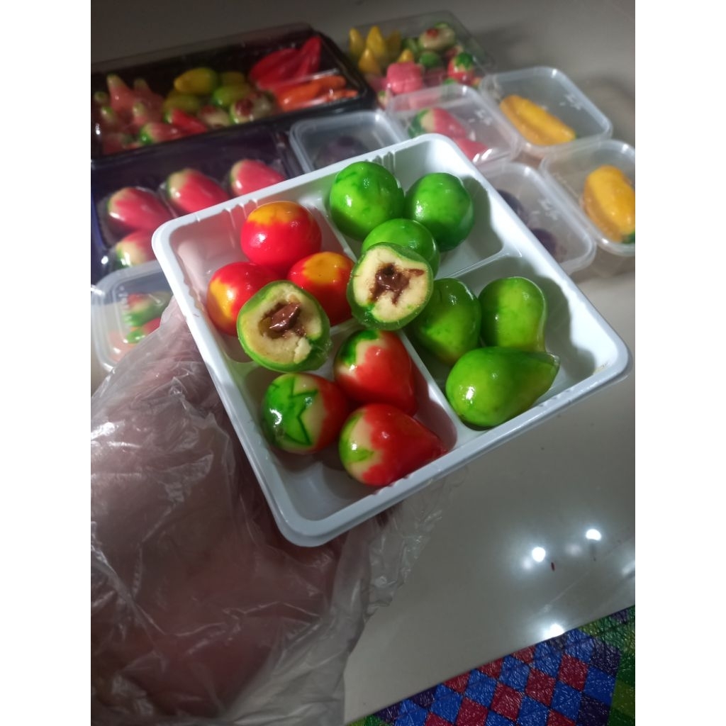 

Kue Lukchup Isi Coklat Halal Enak