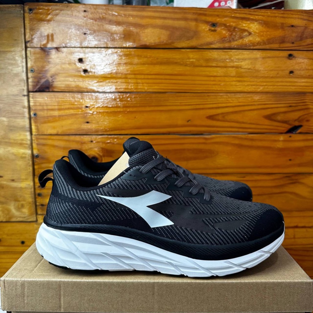 SEPATU DIADORA PRIA DIADORA MIRELLA BLACK WHITE SNEAKERS SPORTY RUNNING COD MAN ORIGINAL