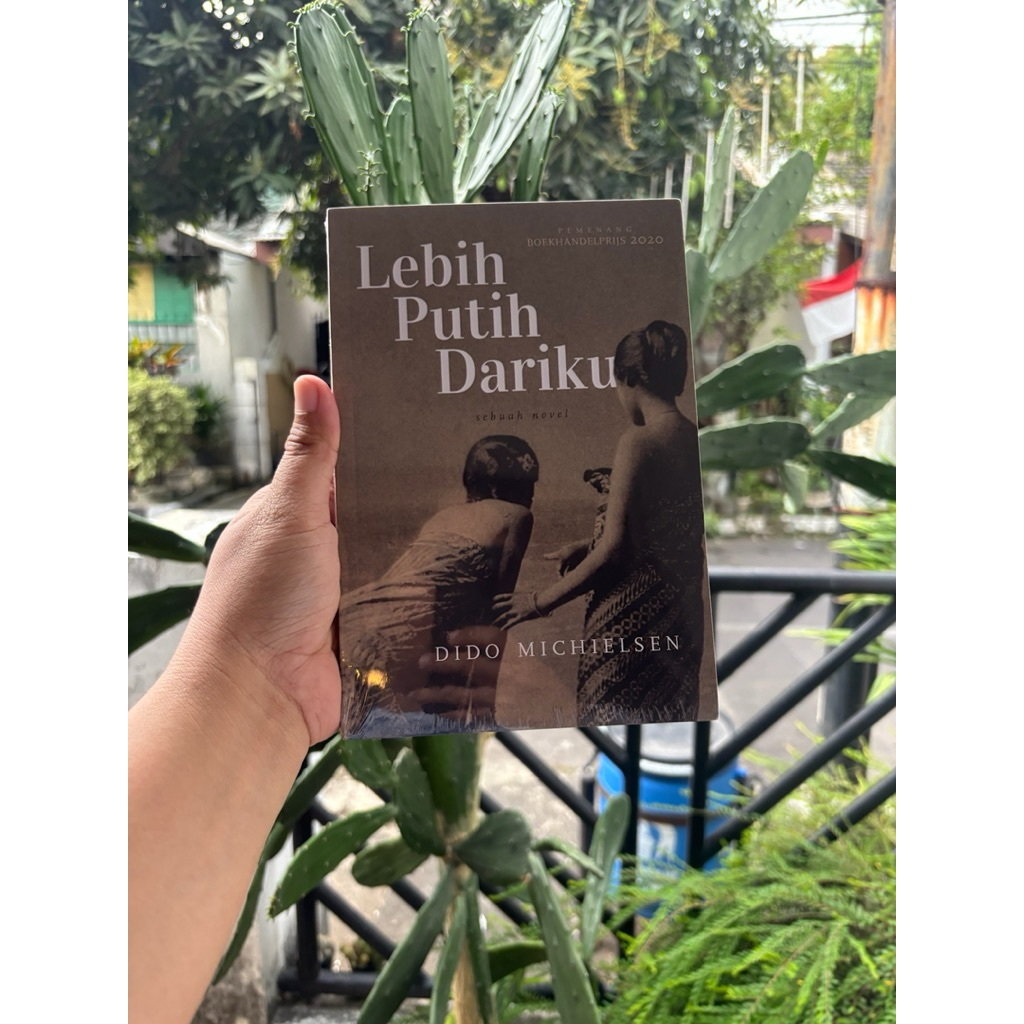 Buku Lebih Putih Dariku, Penulis: Dido Michielsen