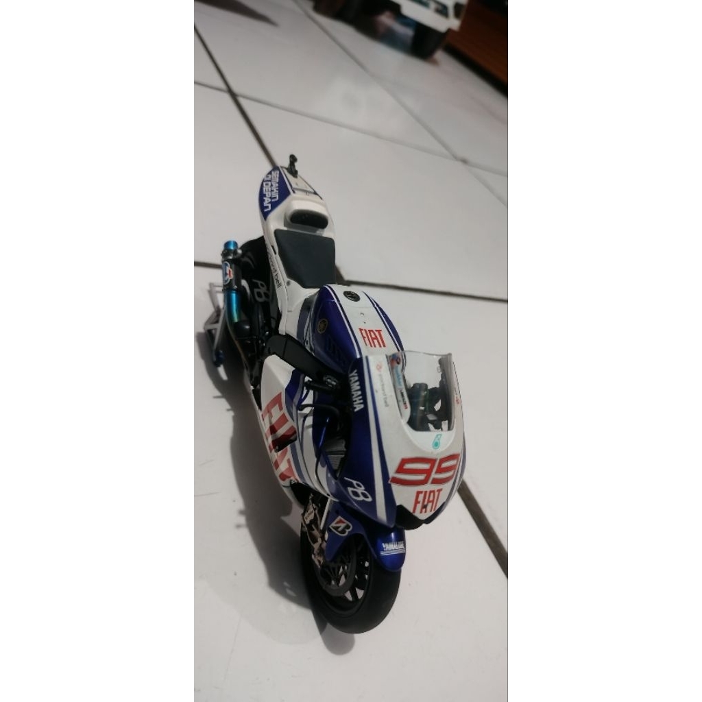 diecast miniatur MotoGP Jorge Lorenzo minichamps 99 2010 biru