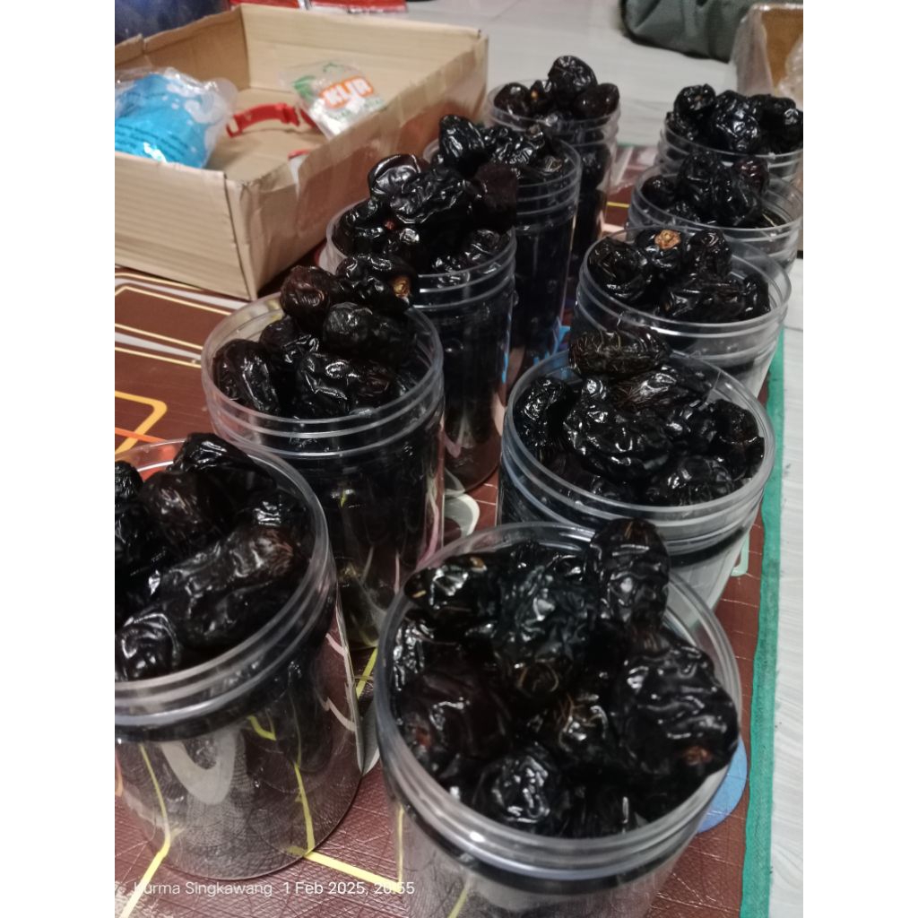 

Kurma Ajwa Premium atau Kurma Nabi kemasan 500g