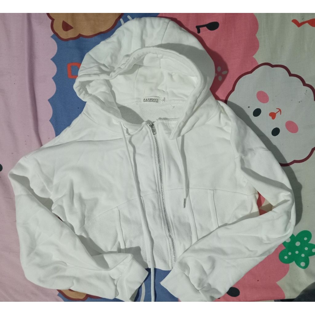 preloved jaket putih crop