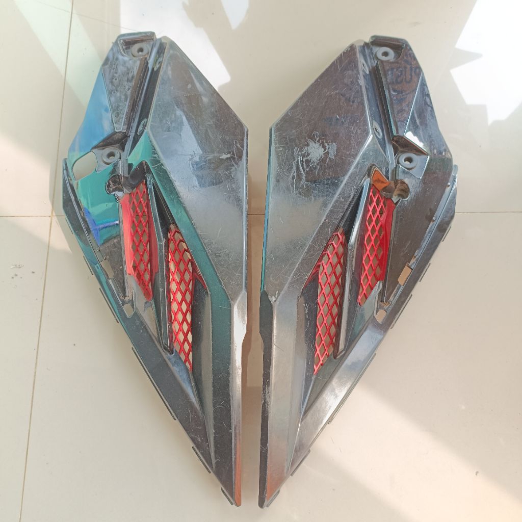 cover underseat sembungan body depan bawah yamaha x ride 115 original 2BU