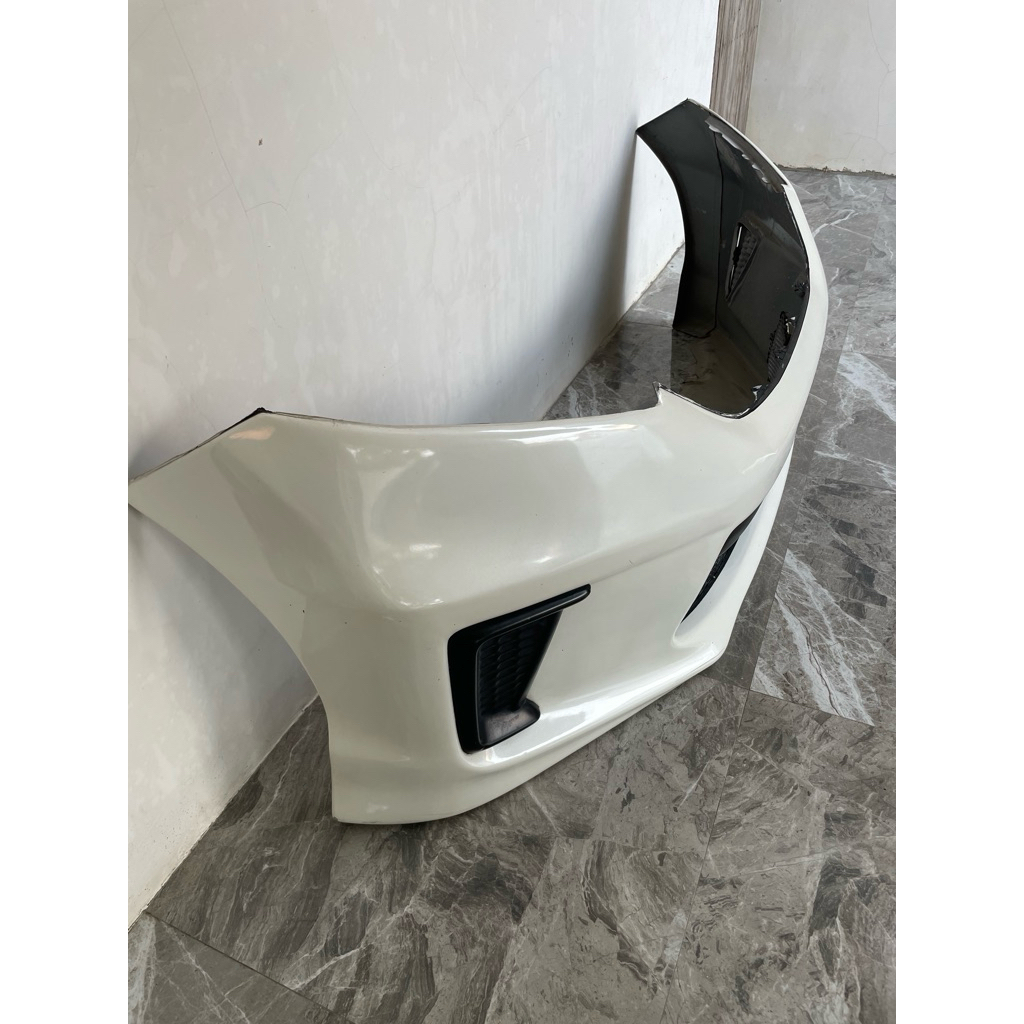 Bumper depan Freed Hybrid Plastik seken