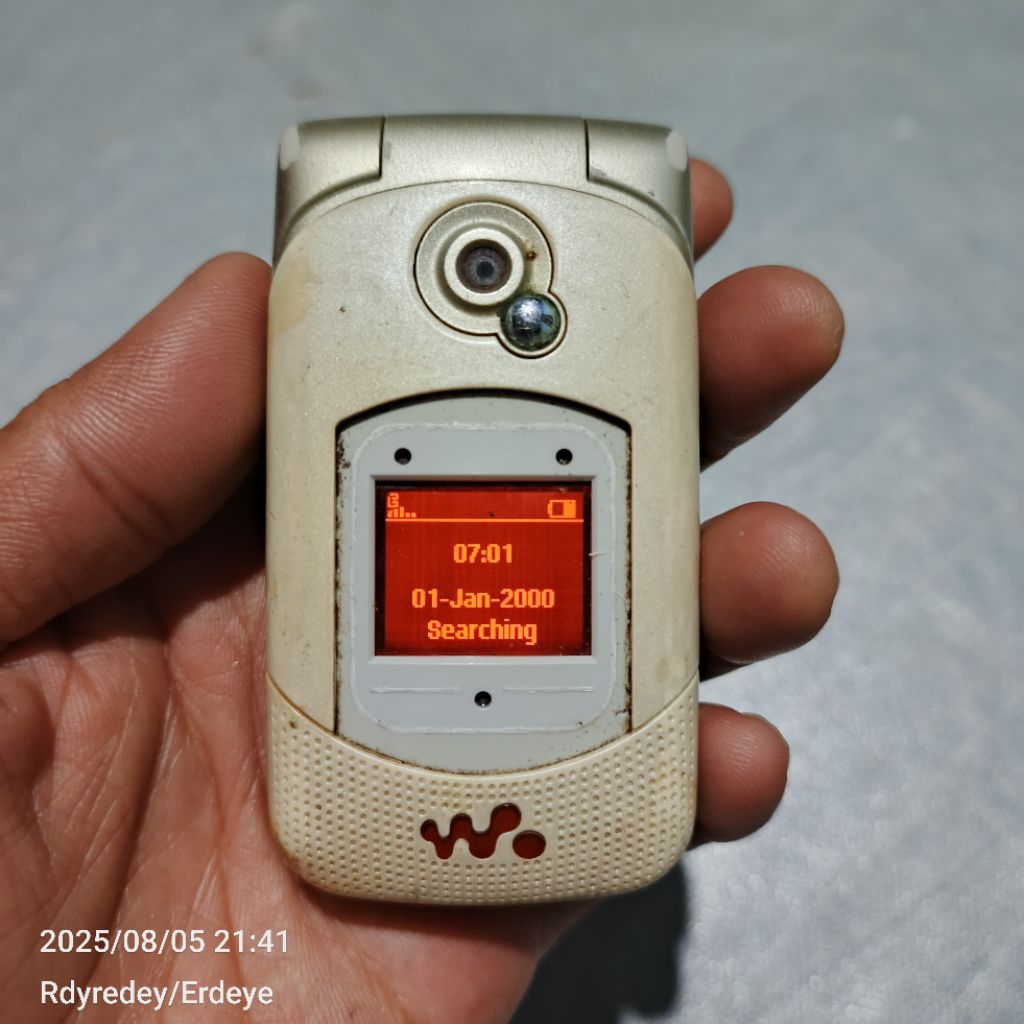 Hp Jadul Bahan Sony Ericsson W300i
