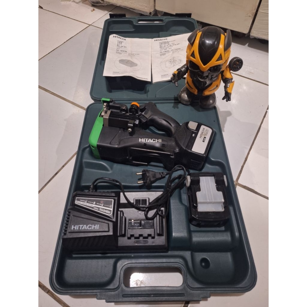 

Hitachi CL 14DSL cordless stud cutter