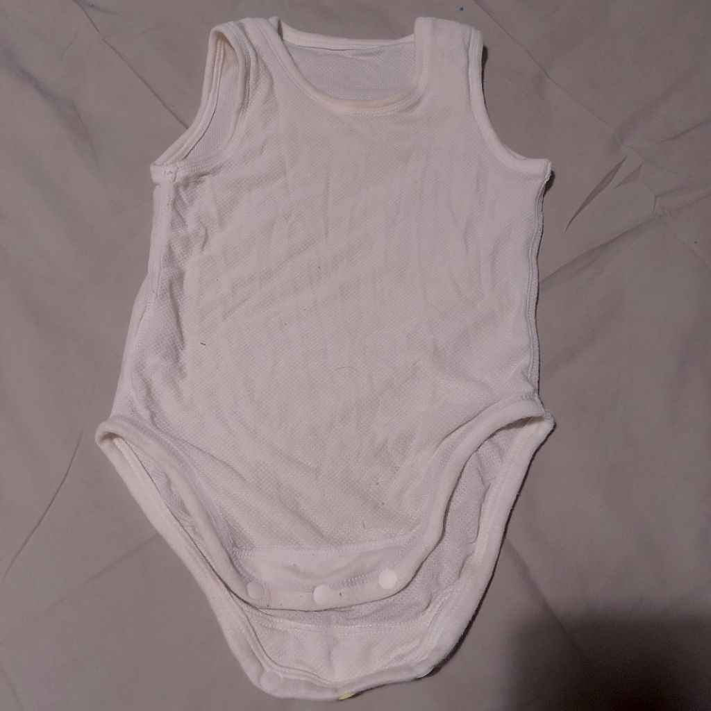 Jumper Uniqlo airism putih preloved