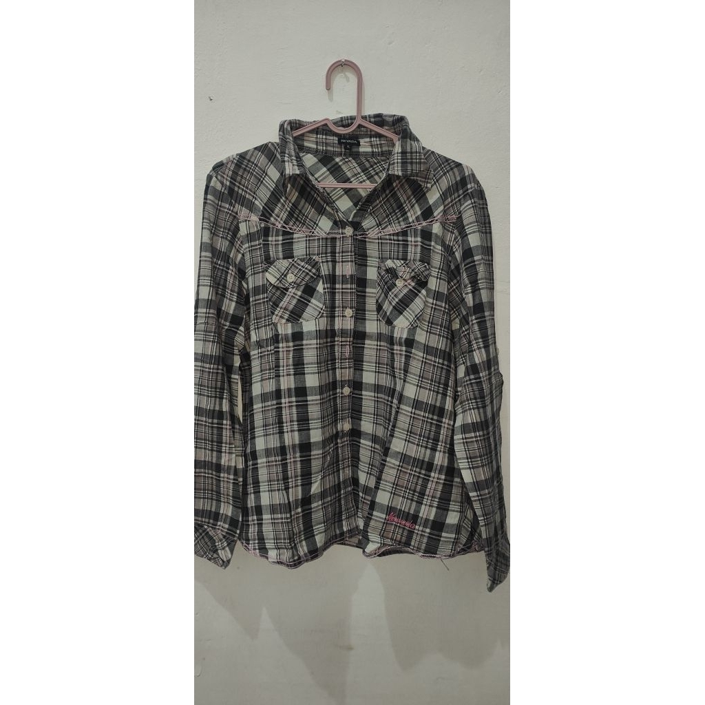 PRELOVED KEMEJA NEVADA