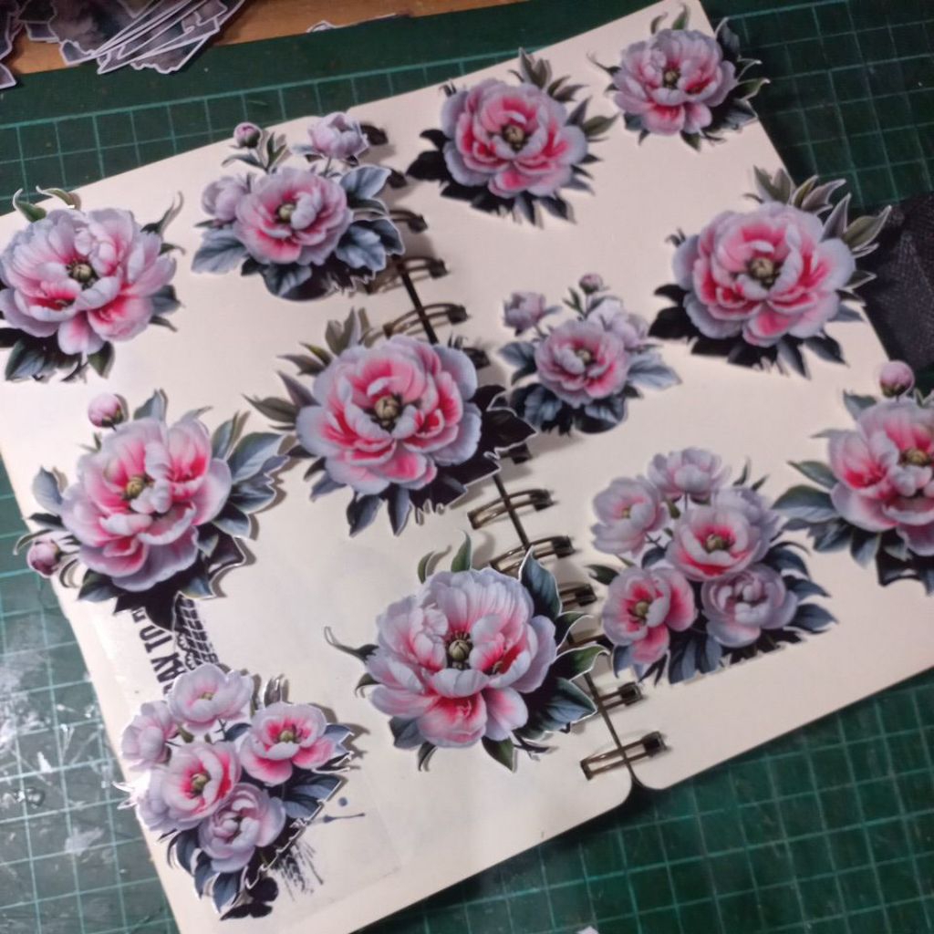 

ARTDOESWORK BIG WHITE Peonies stiker transparant