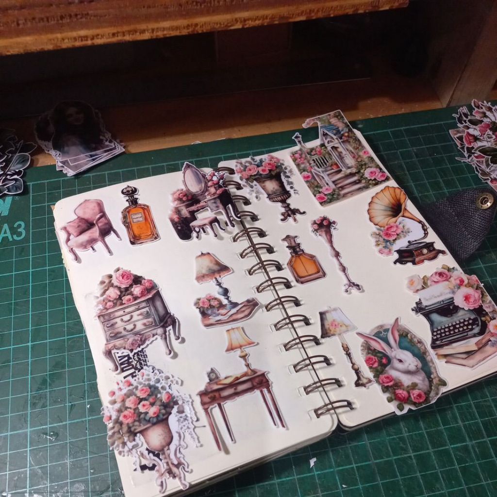 

ARTDOESŴORK Dreamy Space 2 stiker transparant