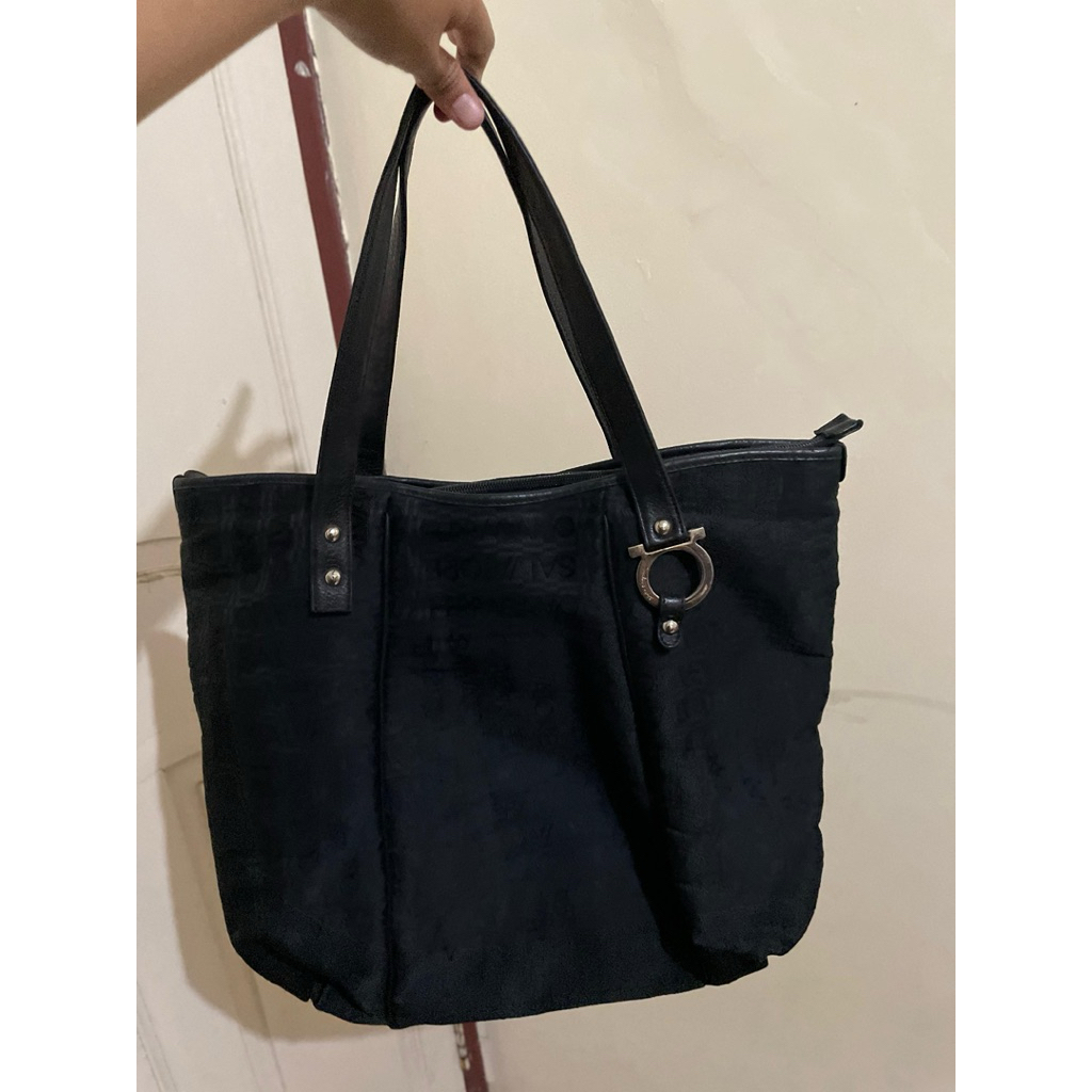 (Preloved) SALVATORE FERRAGAMO Original Black Bag Handbag Tas Wanita